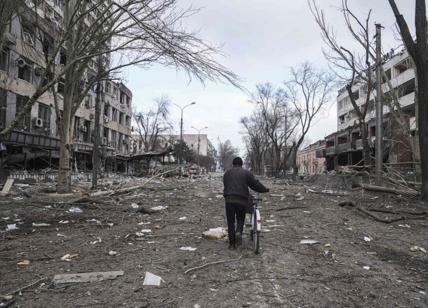 Ucraina, razzi russi colpiscono un sobborgo di Kiev