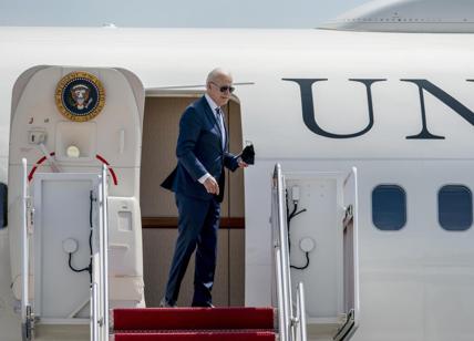 Guerra, Biden andrà a Kiev: "Sono pronto a partire. Stiamo decidendo ora"