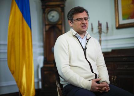 Il ministro degli Esteri ucraino apre alla pace: “Pronti a negoziare con Mosca”
