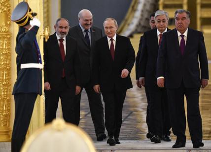 Processo Becciu, "Putin mandò suoi emissari, voleva le reliquie di San Nicola"