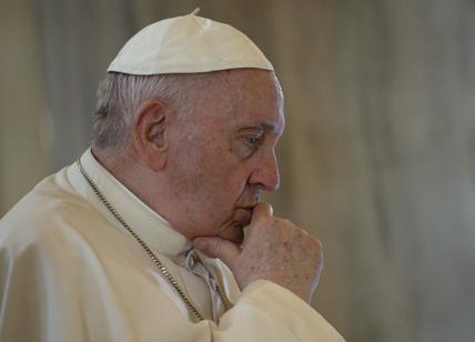 Papa Francesco choc: "Il sesso è una delle cose più belle donate da Dio"