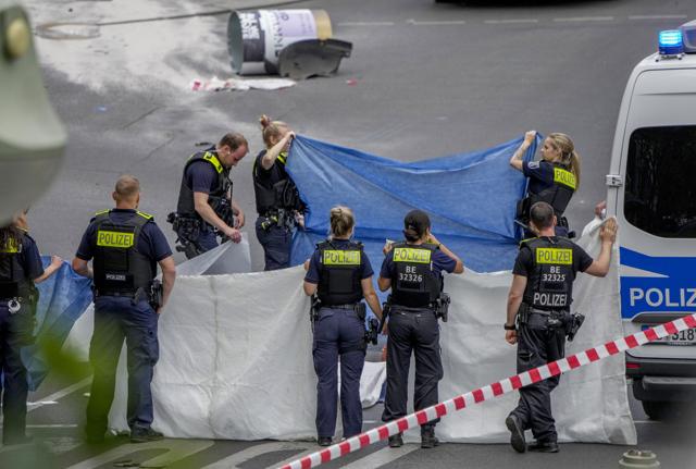 Berlino auto sulla folla