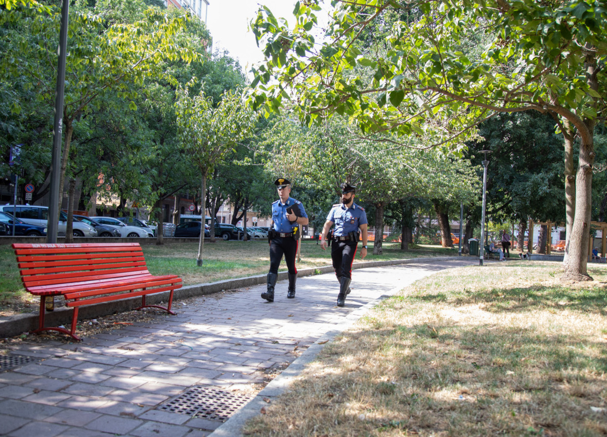 violenza sessuale, roma, polizia, donna stuprata