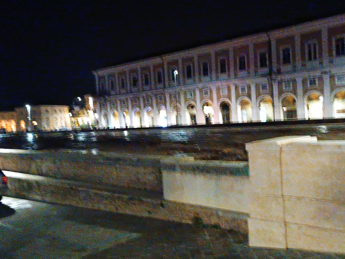 Alluvione nelle Marche, vaste zone allagate a Senigallia dopo l'esondazione del fiume Misa