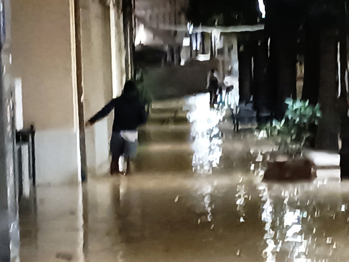 Alluvione nelle Marche, vaste zone allagate a Senigallia dopo l'esondazione del fiume Misa