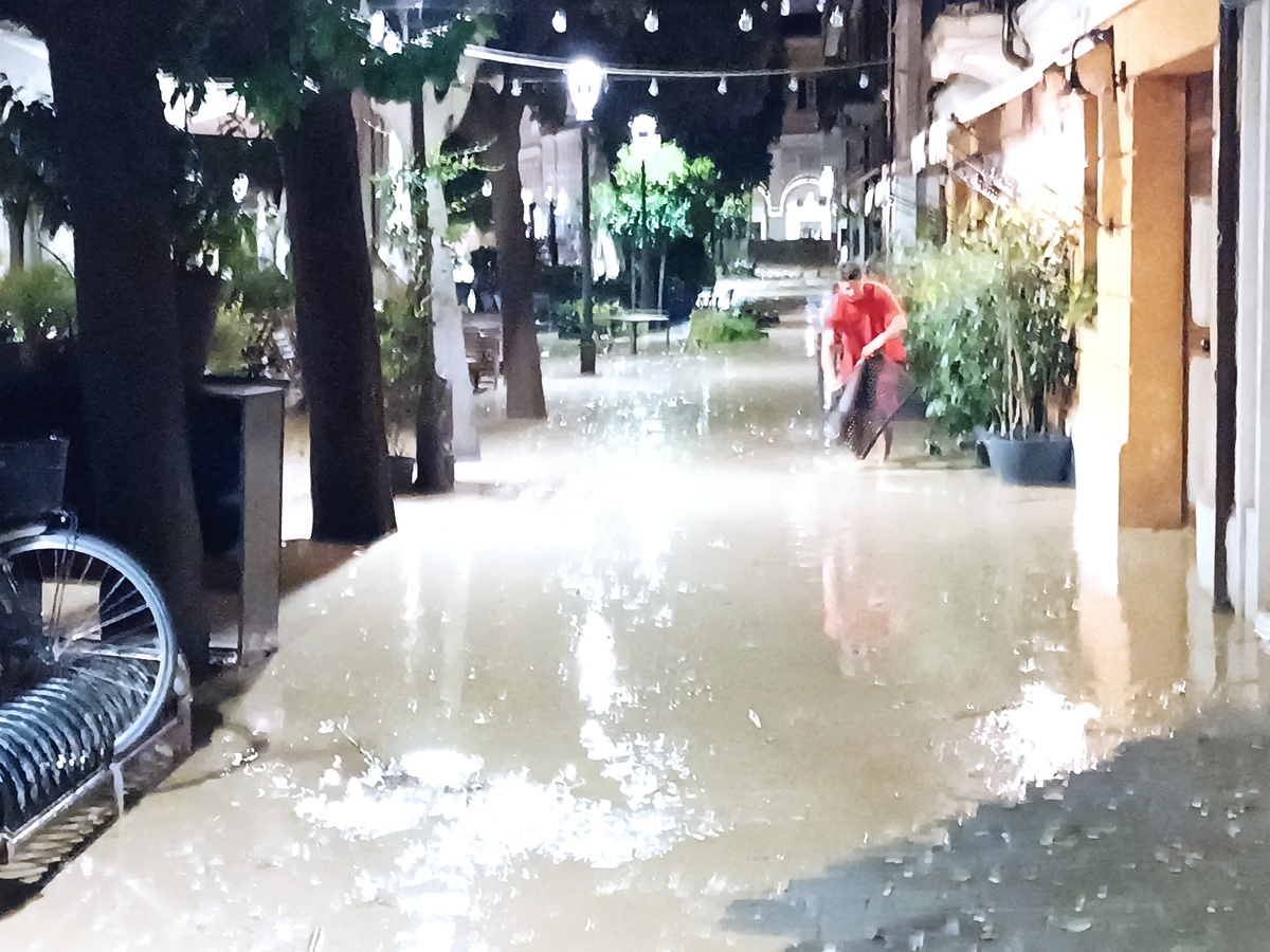 Alluvione nelle Marche, vaste zone allagate a Senigallia dopo l'esondazione del fiume Misa