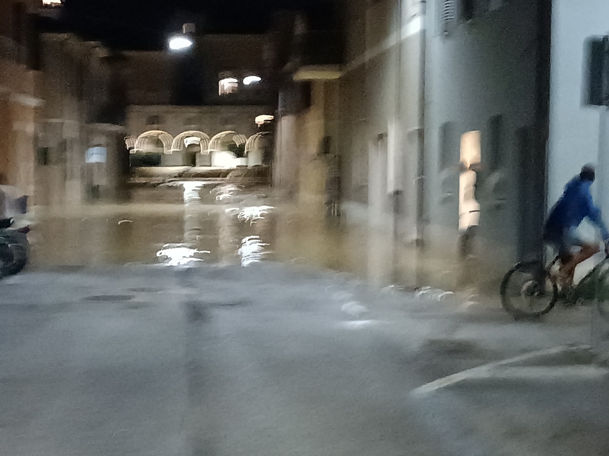 Alluvione nelle Marche, vaste zone allagate a Senigallia dopo l'esondazione del fiume Misa