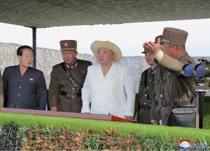 Corea del Nord, i missili diventano a lungo raggio. Kim: pronti alla guerra