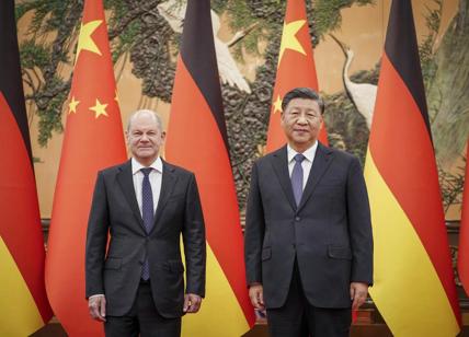 Scholz a Pechino da Xi: “La Cina usi la sua influenza sulla Russia”