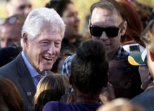 Epstein, i Clinton testimonieranno davanti al Congresso. Bill dovrà spiegare le 17 visite a casa del pedofilo durante la sua presidenza Epstein, i Clinton testimonieranno davanti al Congresso. Bill dovrà spiegare le 17 visite a casa del pedofilo durante la sua presidenza