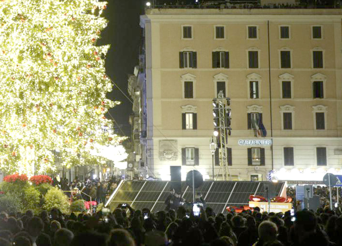 albero natala fotovoltaico roma 02