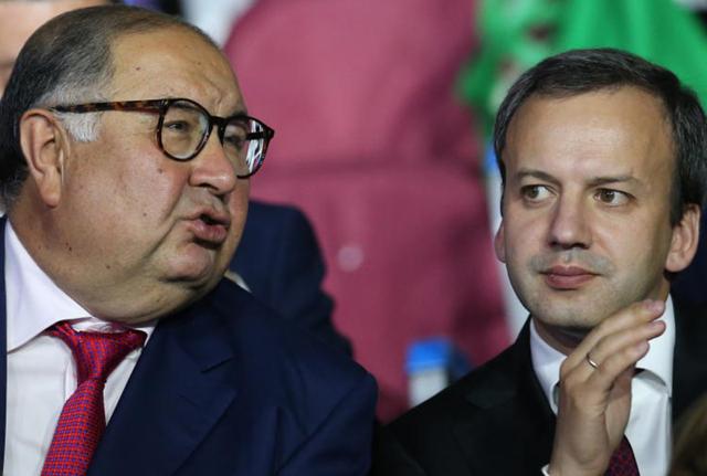 Alisher Usmanov (a sinistra)