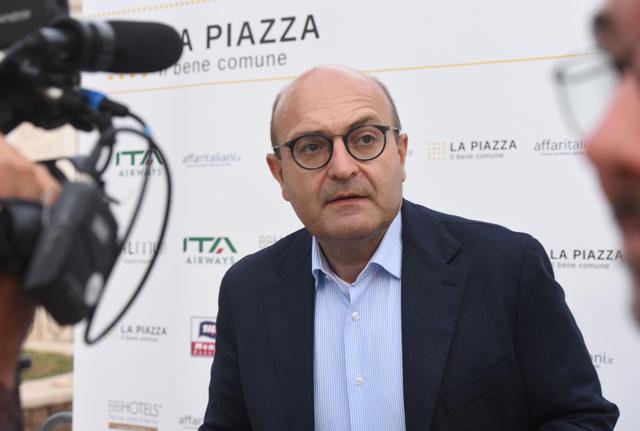 La Piazza intervento di Antonio Misiani