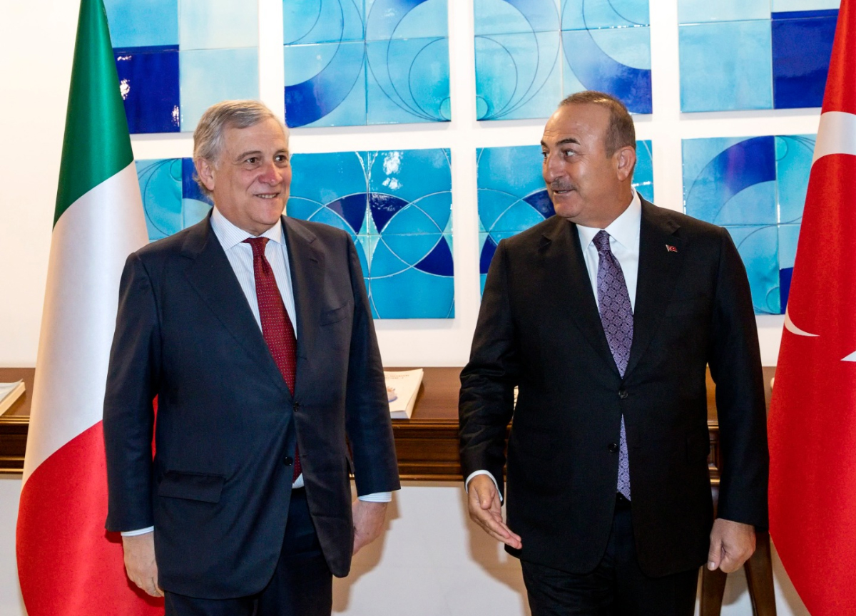 Antonio Tajani e il  ministro per gli affari esteri turco Mevlüt Çavuşoğlu