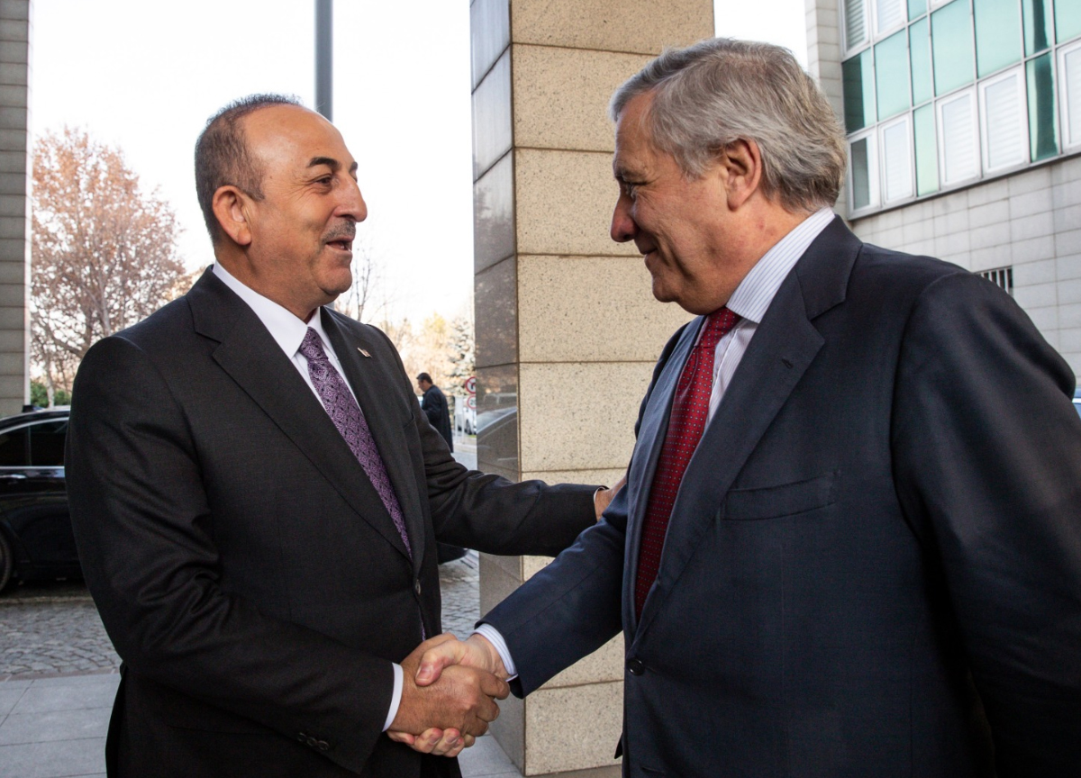 Antonio Tajani e il  ministro per gli affari esteri turco Mevlüt Çavuşoğlu