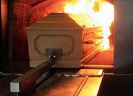 Pesava 180 kg: la salma non entra nel forno crematorio e nemmeno nel loculo