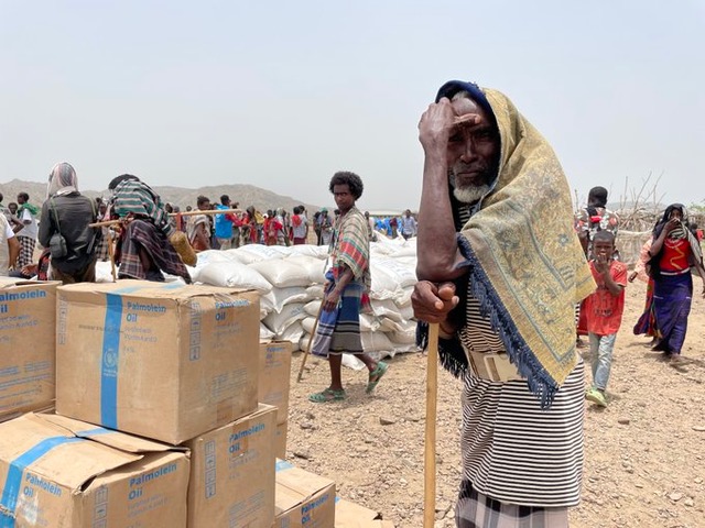Etiopia, la distribuzione degli aiuti nell'area del conflitto 