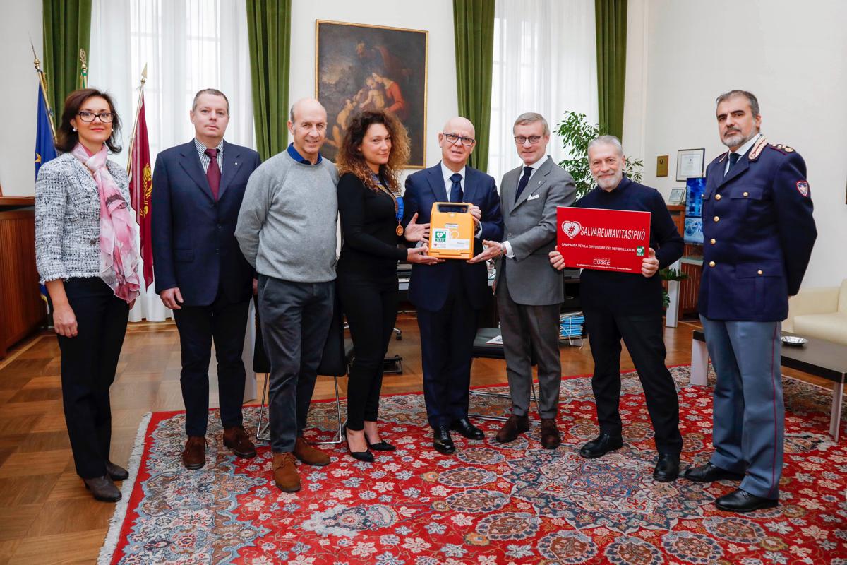 Da sx Ingrid Leka, Prefetto Rotary MI International Net, Andrea Melacini, Vice Presidente Rotary MI International Net, Marco Contardi, Presidenti ASI Lombardia, Chiara Giudici, Presidente Rotary MI International Net, Giuseppe Petronzi, Questore di Milano, Gianfranco Fasan, Presidente Associazione "In Campo con il Cuore" e Roberto Baroni, Consigliere dell'Associazione.