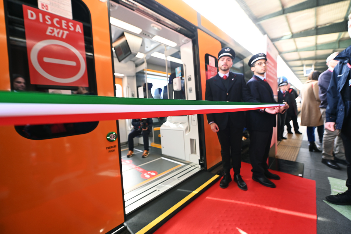 Trenitalia, inaugurato il nuovo collegamento Lecce-Bari