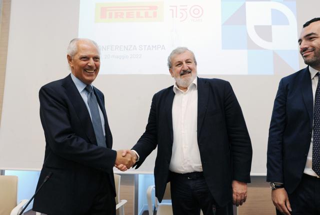 MARCO TRONCHETTI PROVERA VICE PRESIDENTE ESECUTIVO E AD DI PIRELLI MICHELE EMILIANO GOVERNATORE DELLA PUGLIA