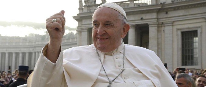 Il Papa richiama i preti antipatici: "Voi zitelloni, non fate i maleducati"