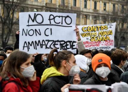 Milano, occupato il liceo Volta: continuano le proteste degli studenti