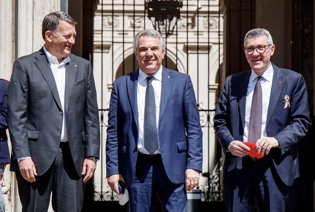 Pierpaolo Bombardieri (Uil), Luigi Sbarra (Cisl), Maurizio Landini (Cgil) - foto Lapresse