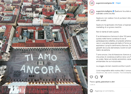 Ti amo ancora, piazza San Carlo: cosa significa la scritta a Torino