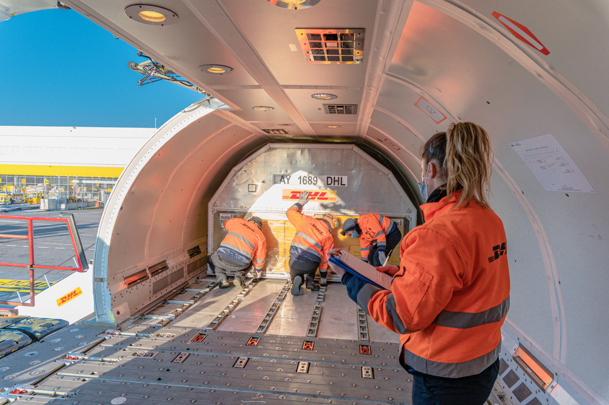 SEA e DHL Express: partito il volo con aiuti alimentari per l’Ucraina