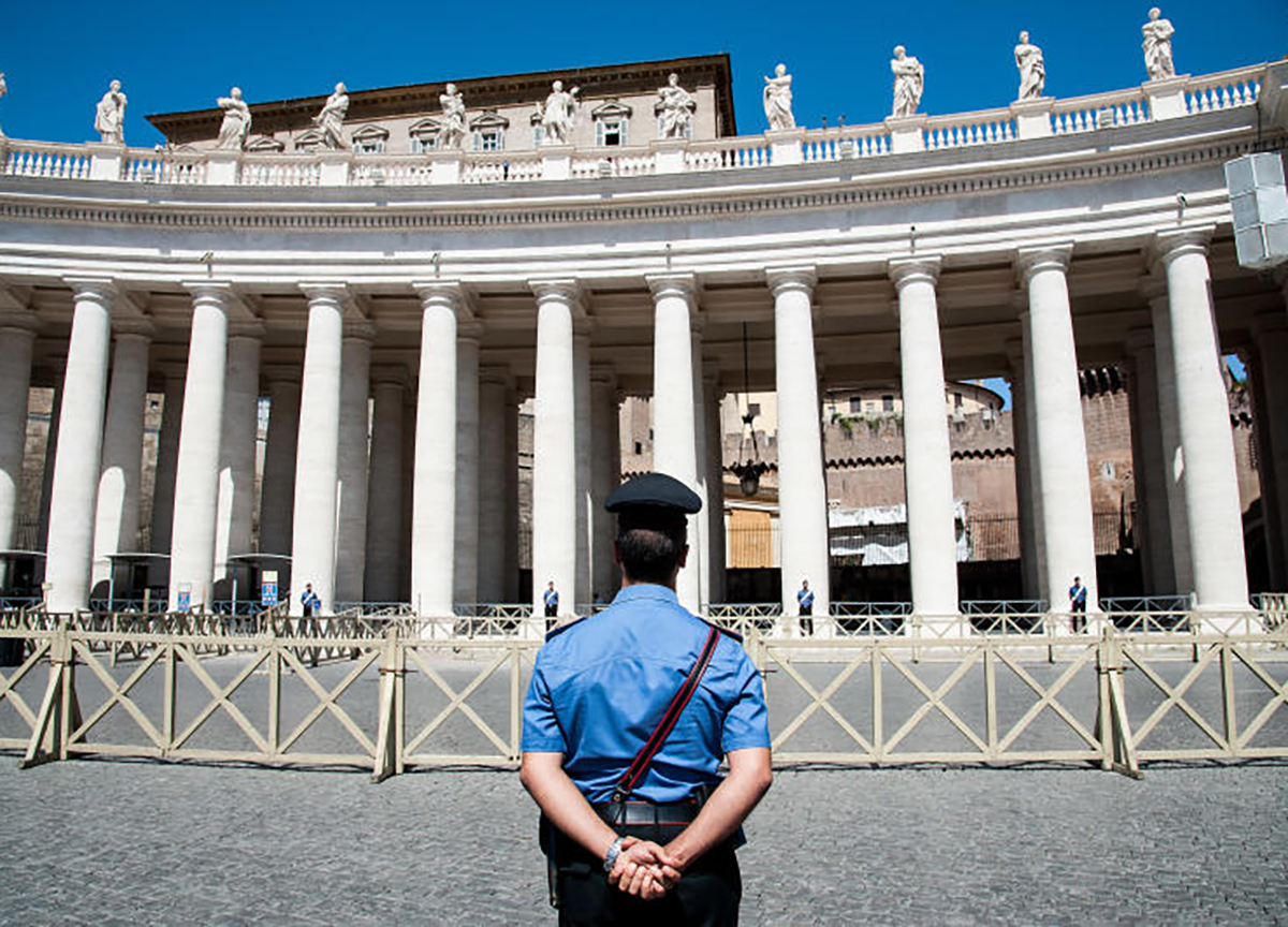 vaticano carabinieri inseguimento