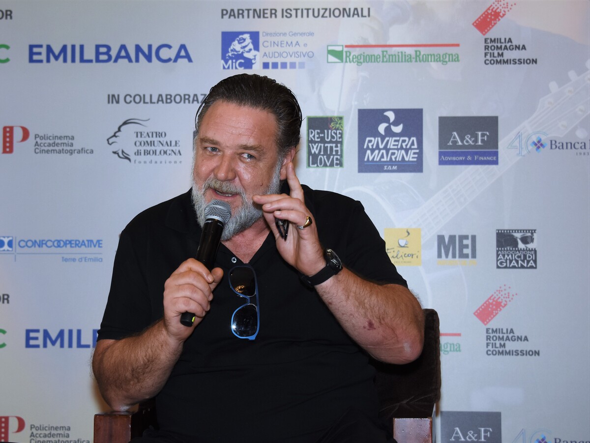 Russell Crowe premio Oscar anche nella solidarietà a Bologna. 2023 Credit photo Nick Zonna