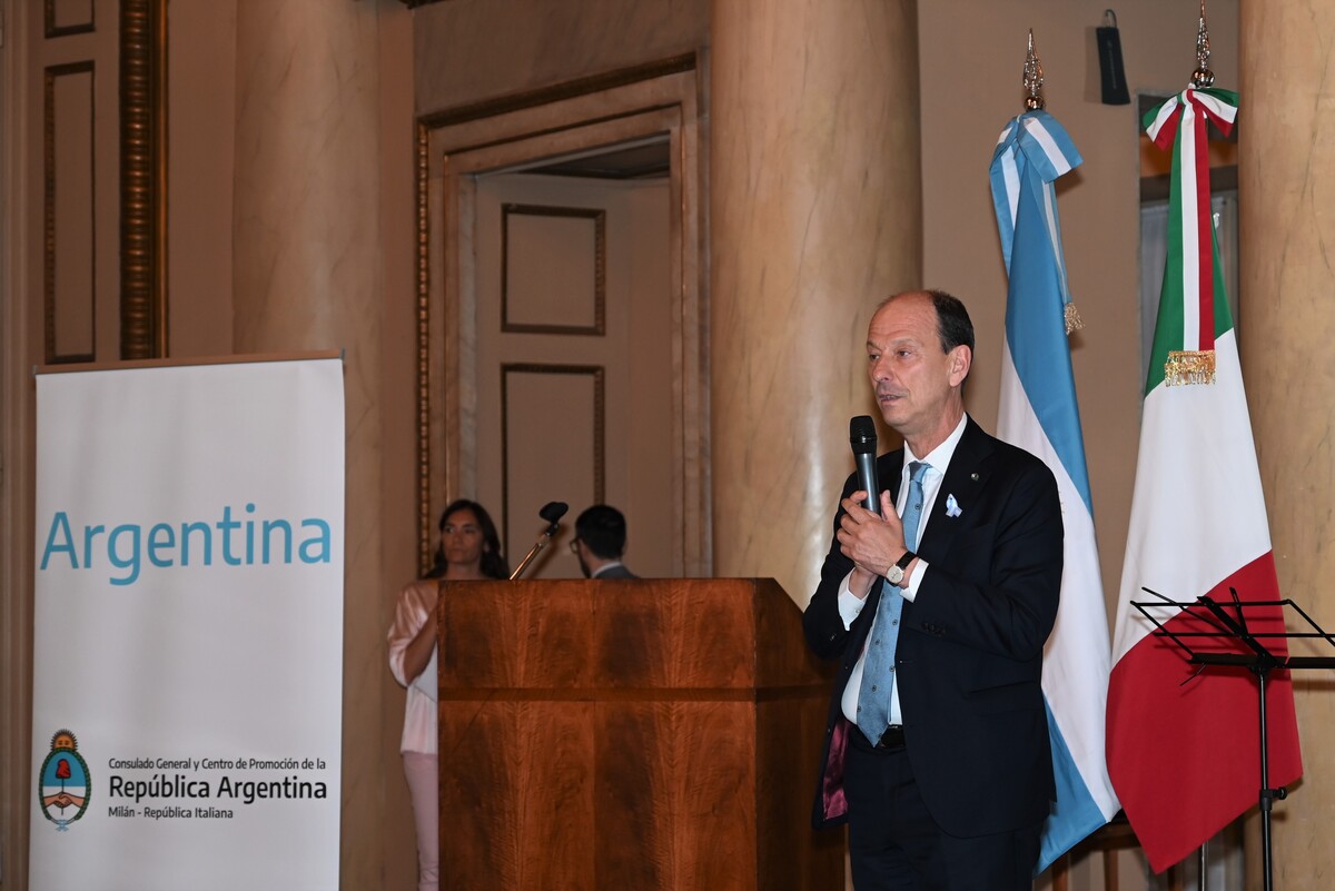 Massimiliano Finazzer Flory premio alla cultura letteraria Argentina