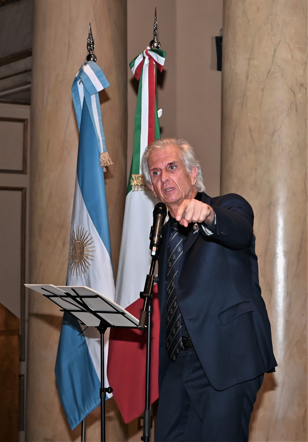 Massimiliano Finazzer Flory premio alla cultura letteraria Argentina