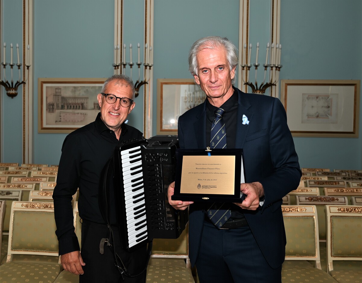 Massimiliano Finazzer Flory premio alla cultura letteraria Argentina