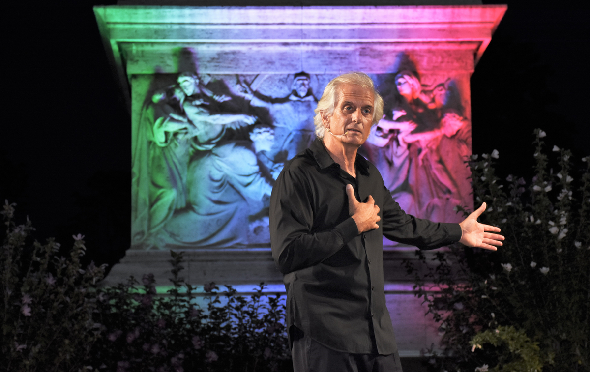 Ricordo di San Francesco patrono d’Italia in Piazza Risorgimento a Milano. Foto: Nick Zonna