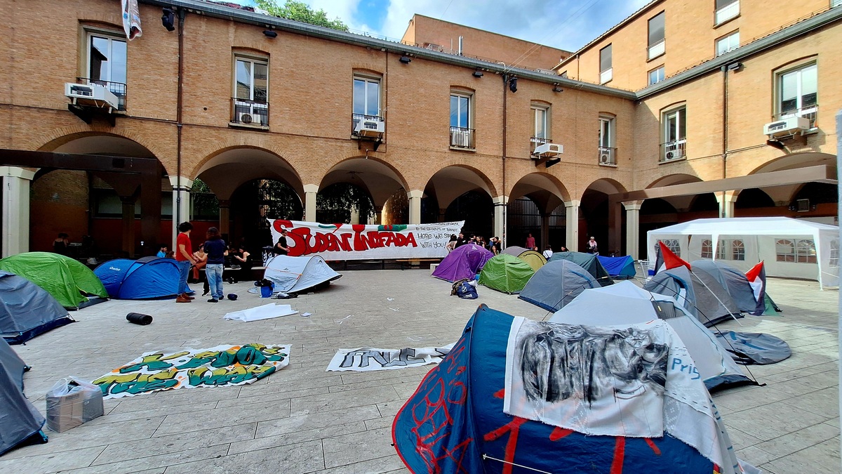 Accampamento Universitario a Bologna