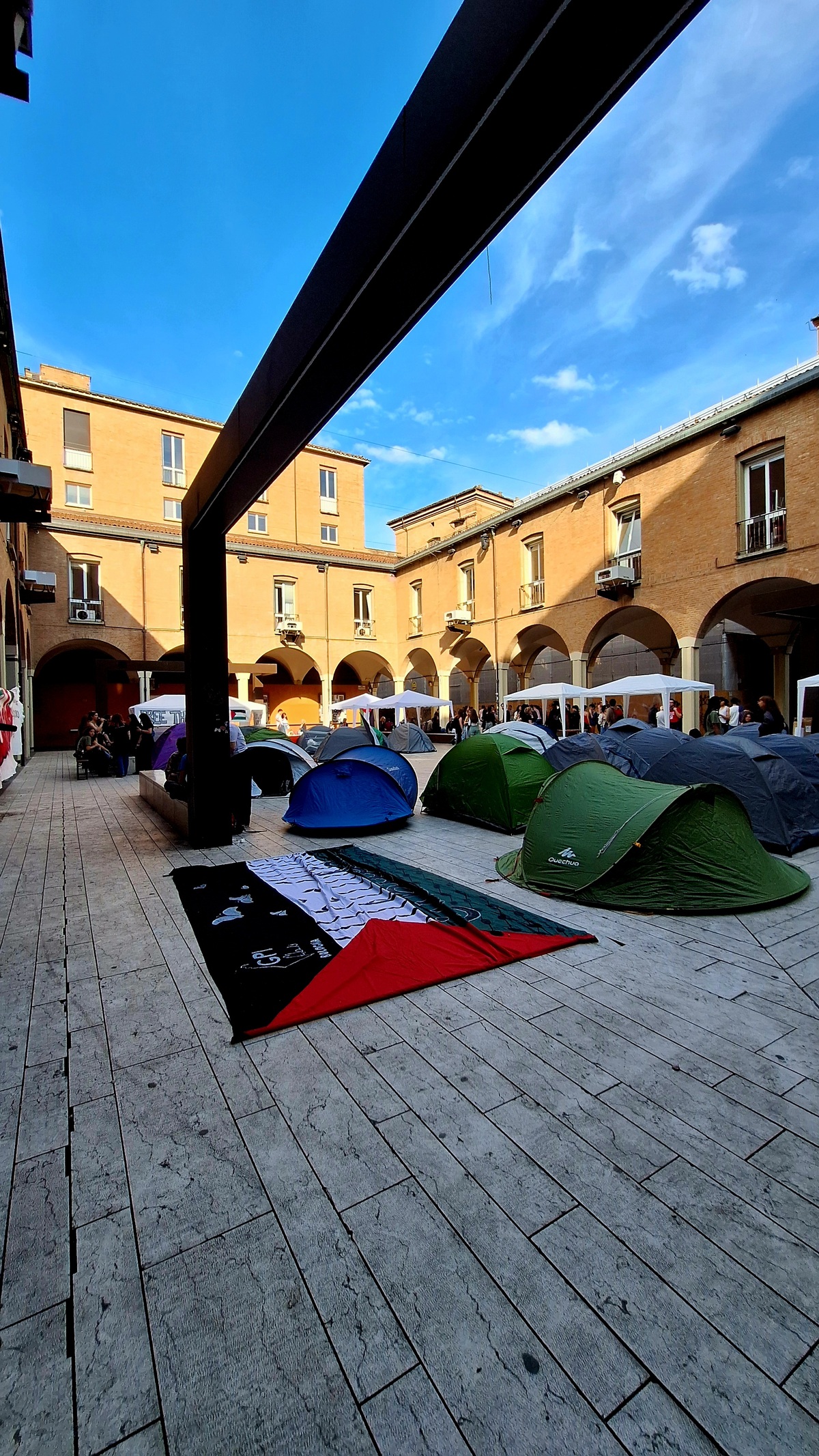 Accampamento Universitario a Bologna