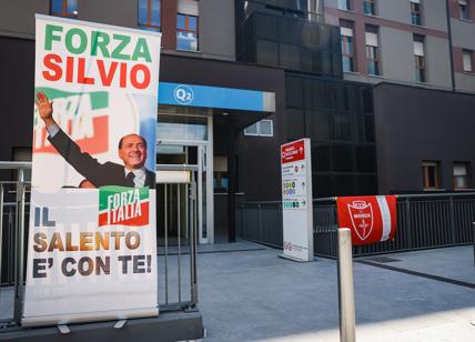 Berlusconi, il bollettino medico: "Lento ma progressivo miglioramento"