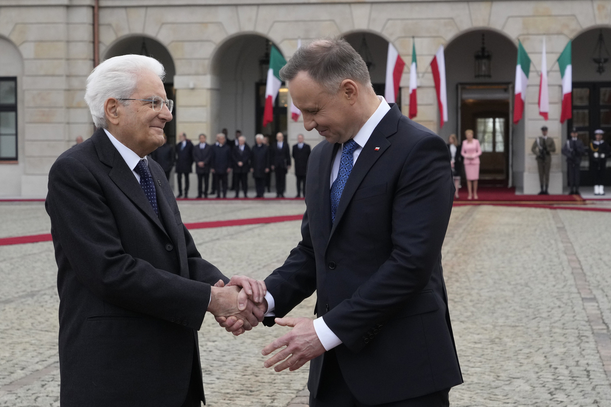 Sergio Mattarella a Varsavia incontra il presidente polacco Andrzej Duda