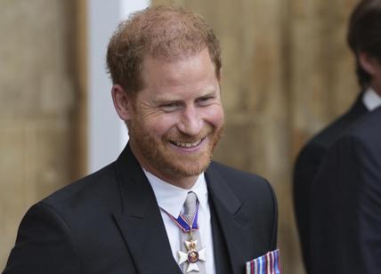 Tabloid inglesi, pettegolezzi e... Ecco perchè il principe Harry si è allontanato dalla Royal Family