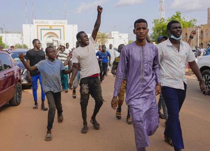 Niger, golpe militare: rimosso il presidente. Ora si teme il caos sui migranti