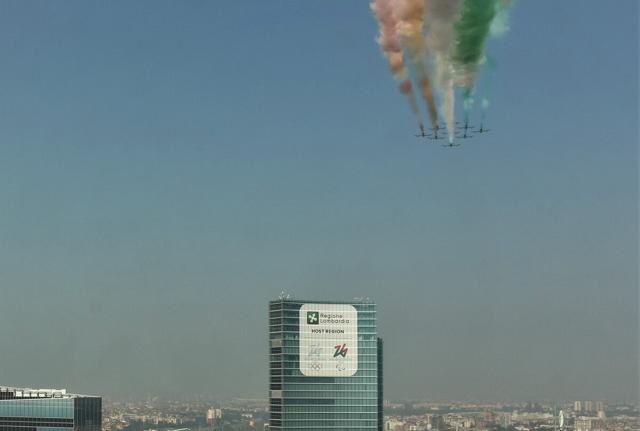 pattuglia acrobatica delle Frecce Tricolori a Milano. Foto: Nick Zonna