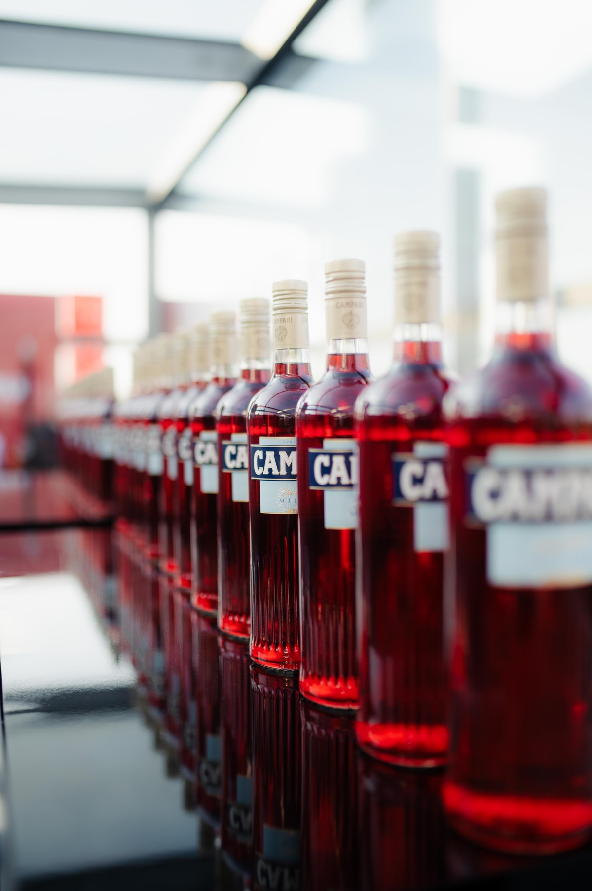 Campari, annunciato restyling della bottiglia ispirata a Milano