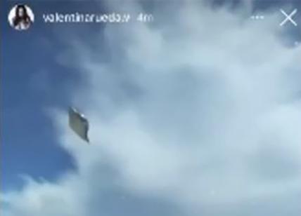 Il filmato dell'Ufo pubblicato sui social dalla top model. VIDEO