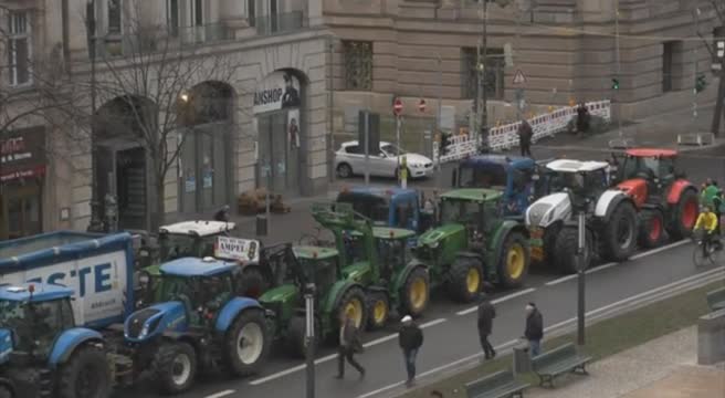 Trattori Bloccano Centro Di Berlino Nuova Protesta Degli Agricoltori