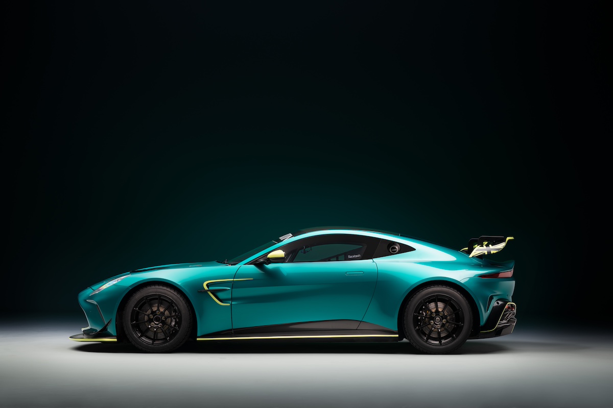 Aston Martin Vantage GT4