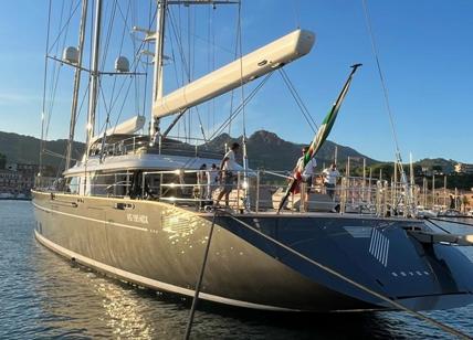 Elba, la barca a vela “Seven” appartenuta a Ennio Doris passa da Porto Azzurro