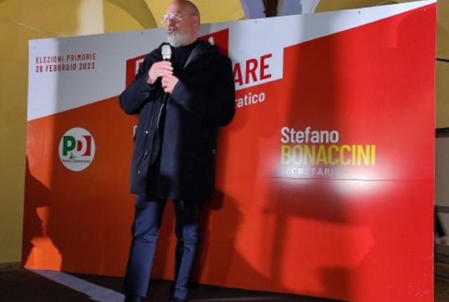 La chiusura della campagna elettorale di Stefano Bonaccini a Milano (foto: Mia News)