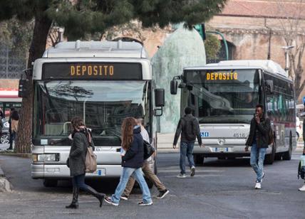 Atac, viaggio nell'inferno di bus e metro. Temperature da collasso: il report choc