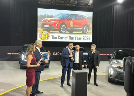 Renault Scenic E-Tech trionfa come Auto dell'Anno 2024 al Salone di Ginevra